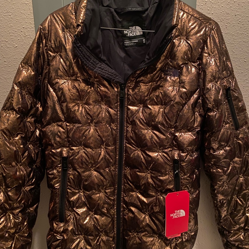 NEW The North Face Bronze Metallic Puffer In Style  Jacket